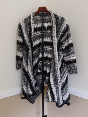 Kensie Black & White Open-Front Knit Cardigan
